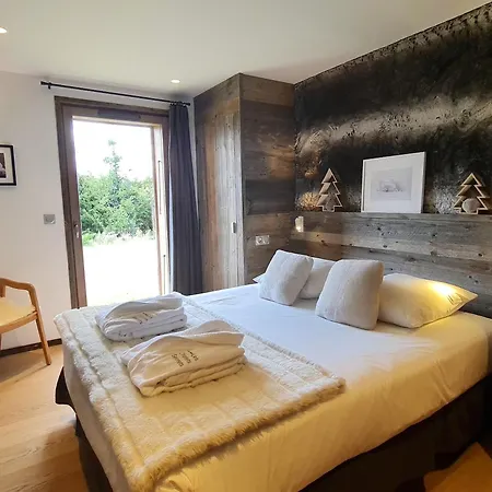 Collection Perles - Les Secrets 木屋 Bolquere Pyrenees 2000